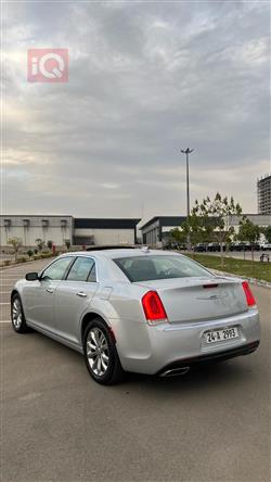 کرایسلەر 300